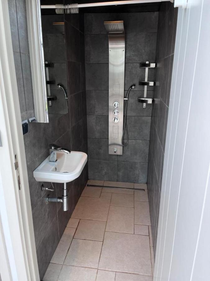 Comfortabele Woning Met Omheinde Tuin Aan Water Voor 12 P Остбург Экстерьер фото