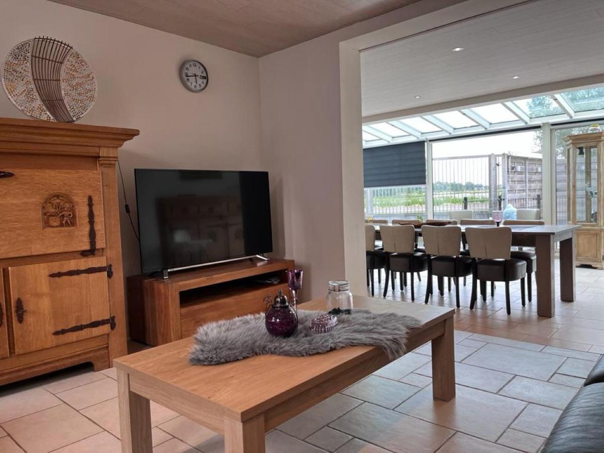 Comfortabele Woning Met Omheinde Tuin Aan Water Voor 12 P Остбург Экстерьер фото